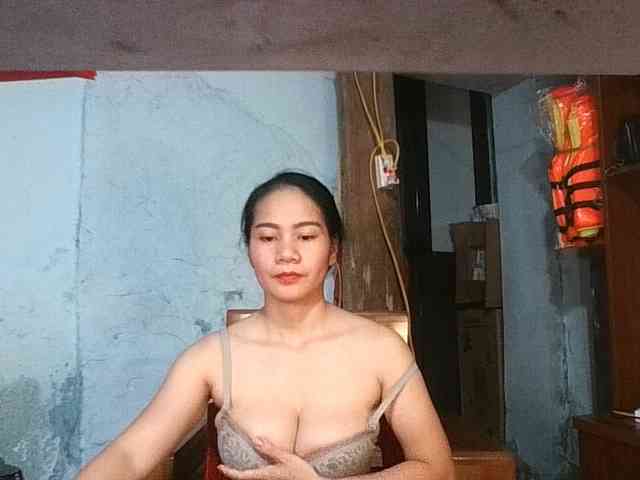 EllaShow93 webcam