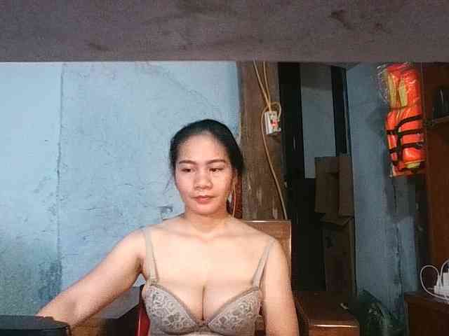 EllaShow93 webcam