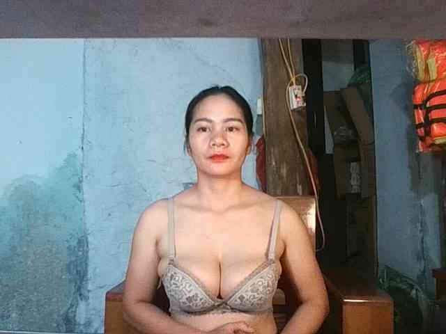 EllaShow93 webcam