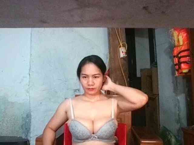 EllaShow93 webcam