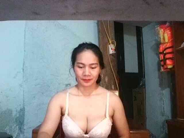 EllaShow93 webcam