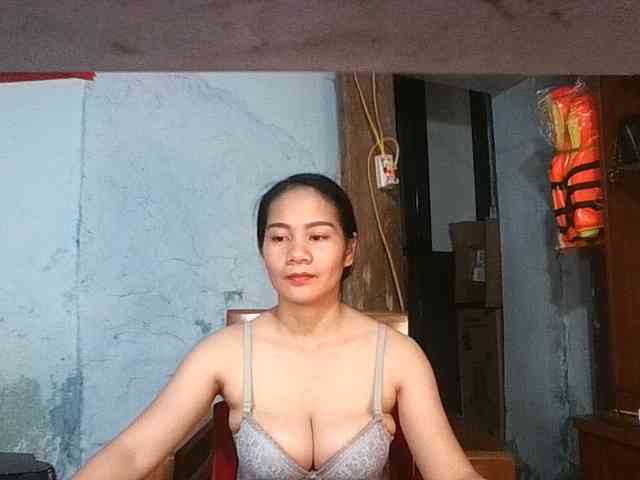 EllaShow93 webcam