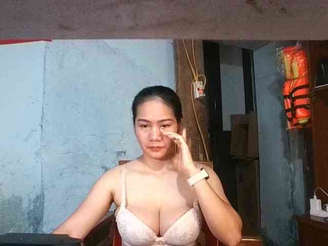 EllaShow93 webcam