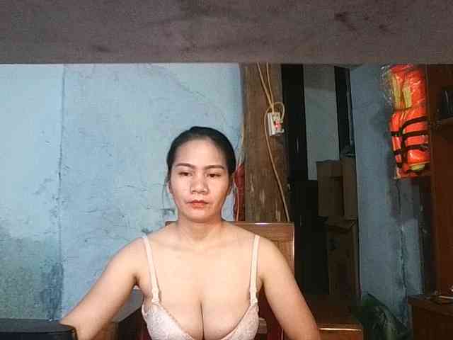 Model: EllaShow93