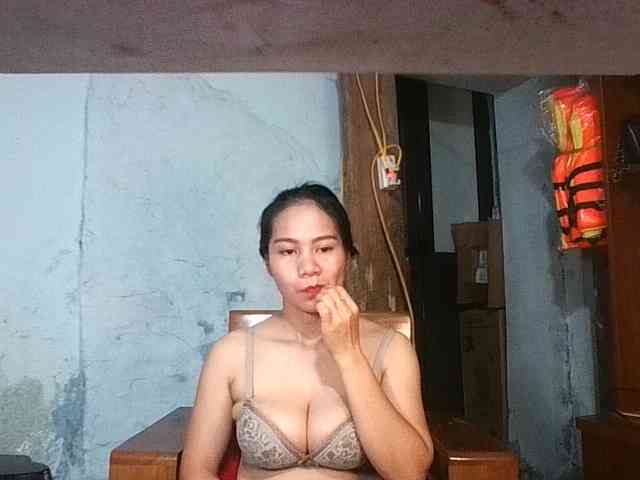 EllaShow93 webcam