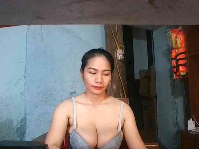 EllaShow93 webcam