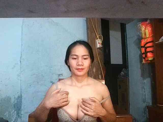 Ellashow93's cam show statistics and live stream