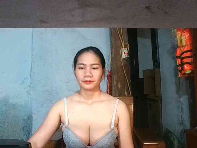 EllaShow93 webcam