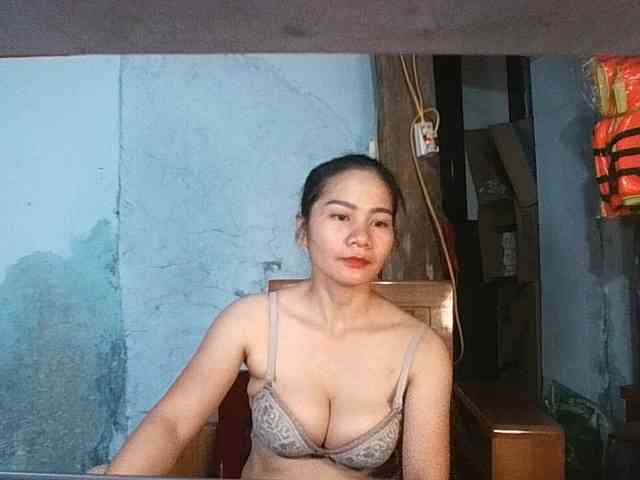 EllaShow93 webcam
