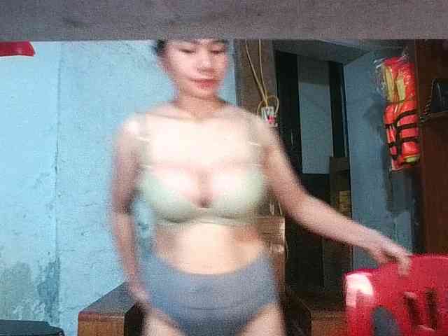 EllaShow93 webcam