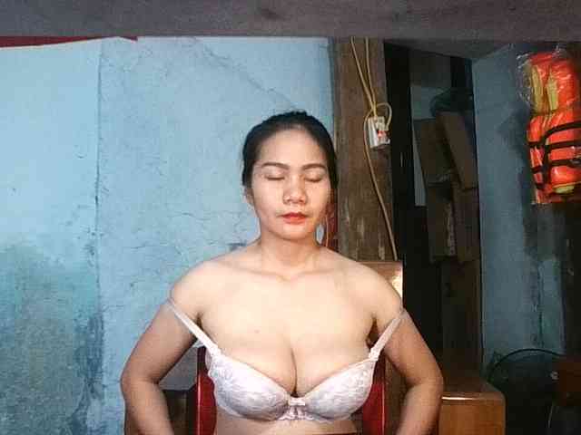EllaShow93 webcam