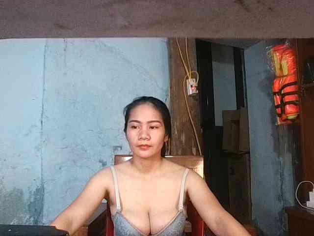 EllaShow93 webcam