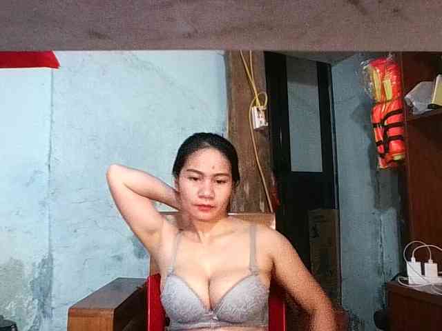 EllaShow93 webcam