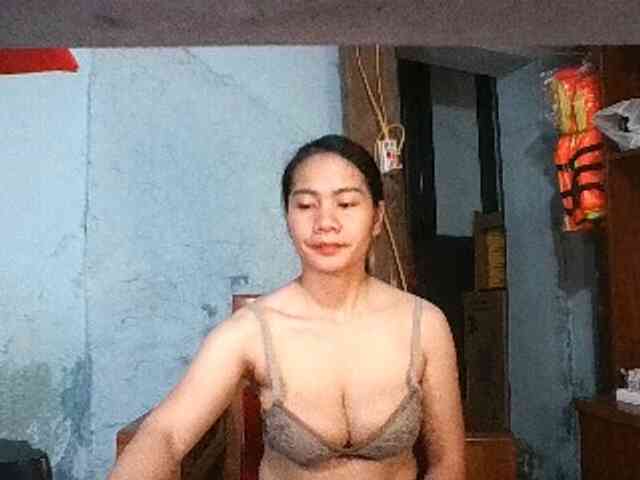 EllaShow93 webcam