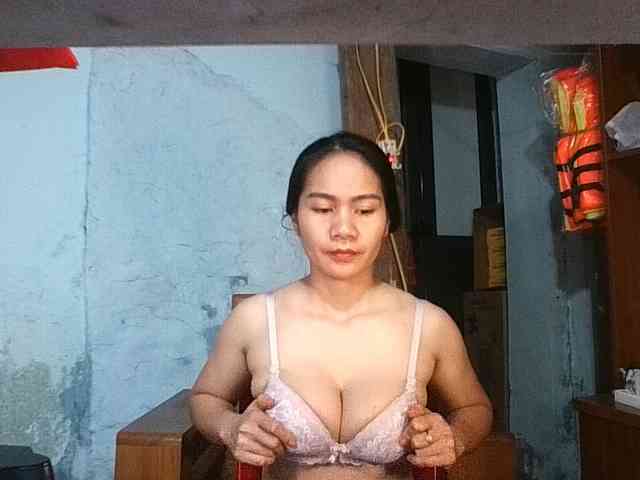 EllaShow93 webcam