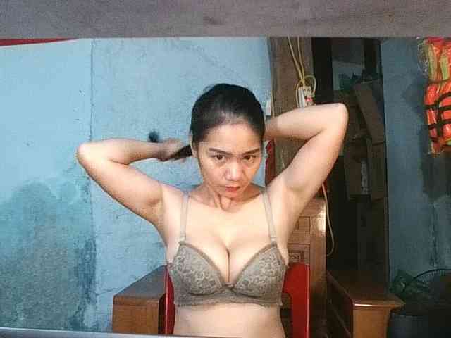 EllaShow93 webcam