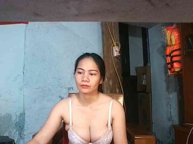 EllaShow93 webcam