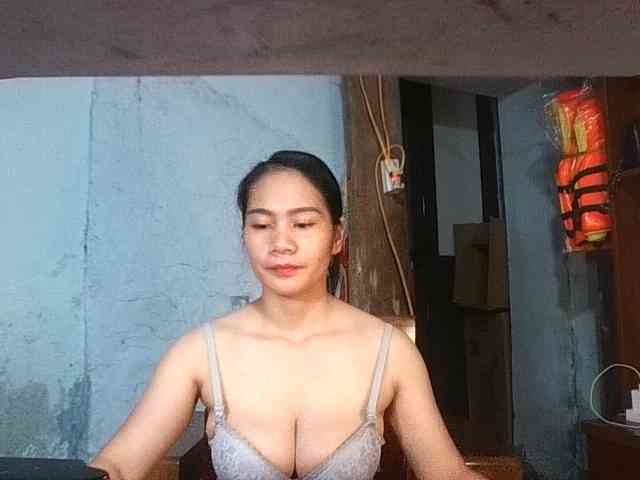 EllaShow93 webcam