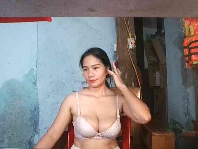 EllaShow93 webcam