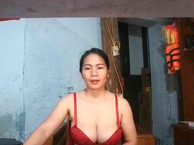 EllaShow93 Live Webcam on BongaCams