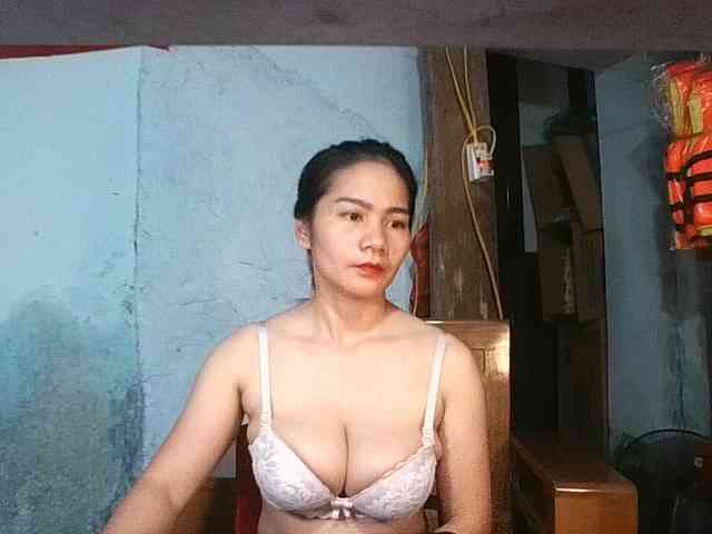 EllaShow93 webcam