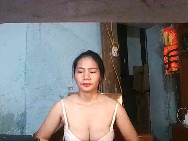 EllaShow93 webcam