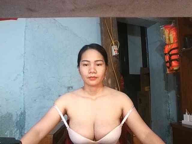 EllaShow93 webcam