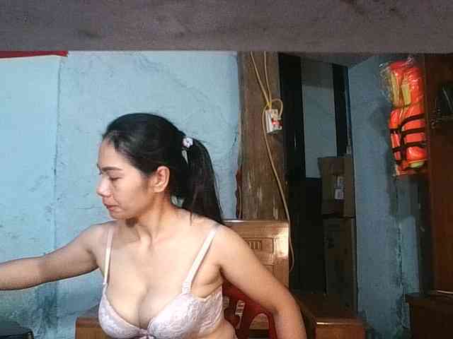 EllaShow93 webcam