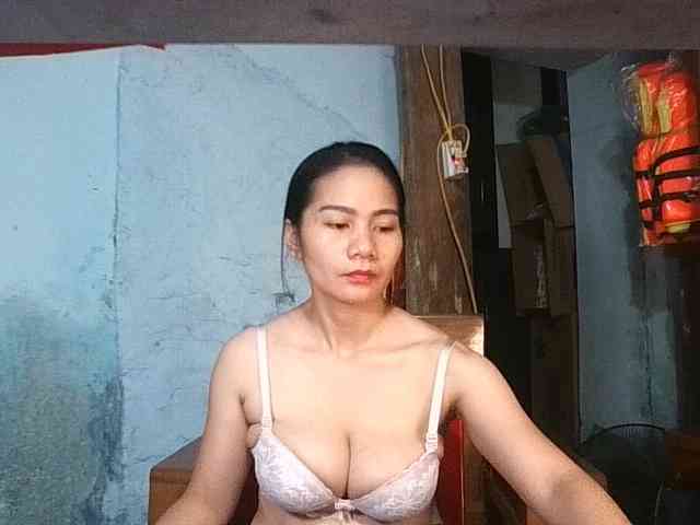 EllaShow93 webcam