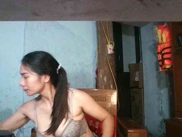 EllaShow93 webcam