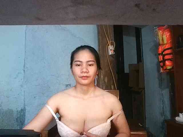 EllaShow93 webcam
