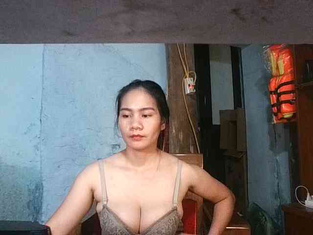 EllaShow93 webcam