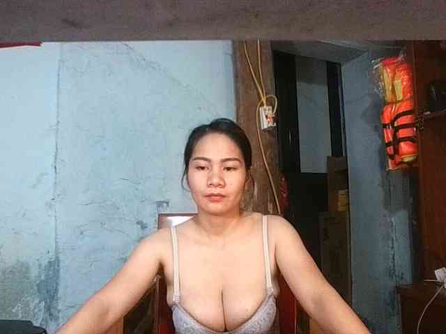 EllaShow93 webcam