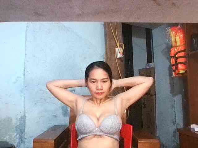 EllaShow93 webcam