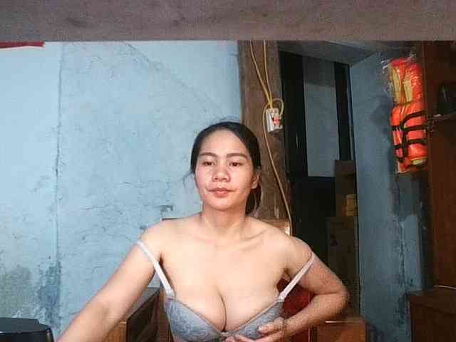 EllaShow93 webcam