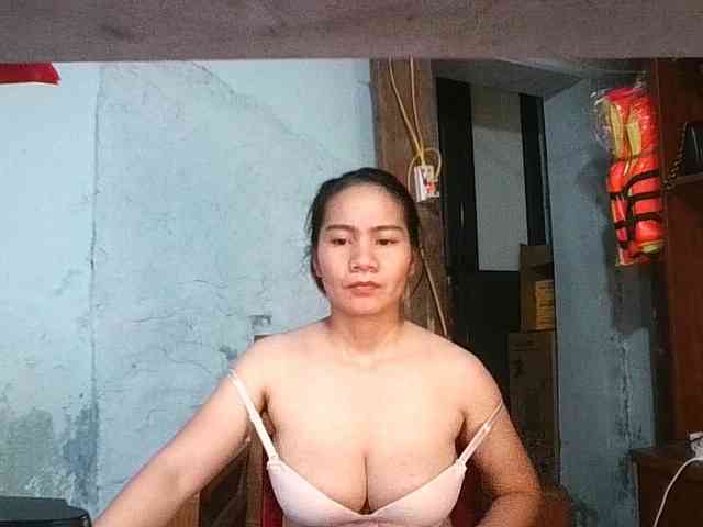 EllaShow93 webcam