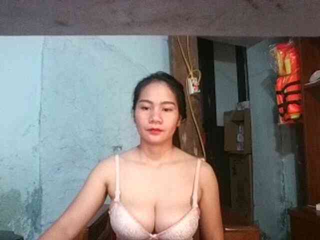 Model: EllaShow93