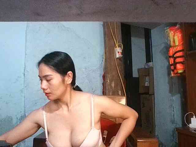 EllaShow93 webcam