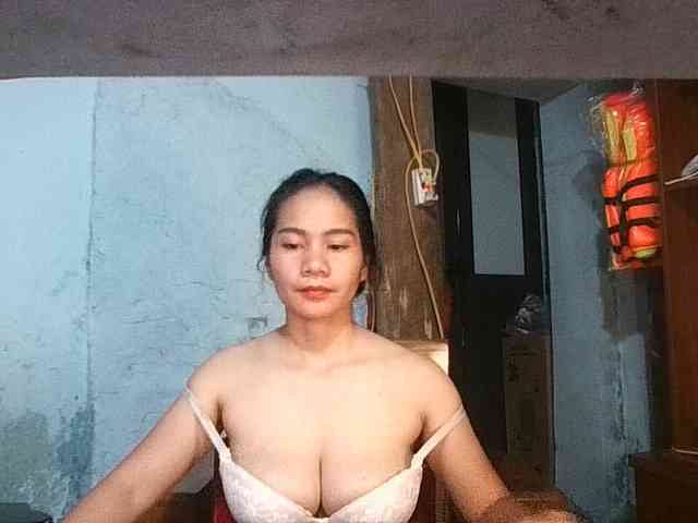 EllaShow93 webcam