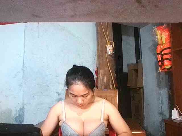 EllaShow93 webcam