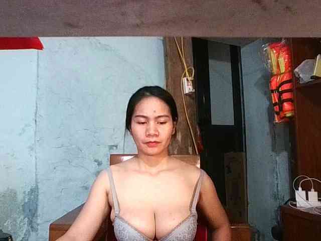 EllaShow93 webcam