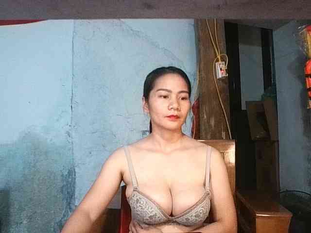 EllaShow93 webcam