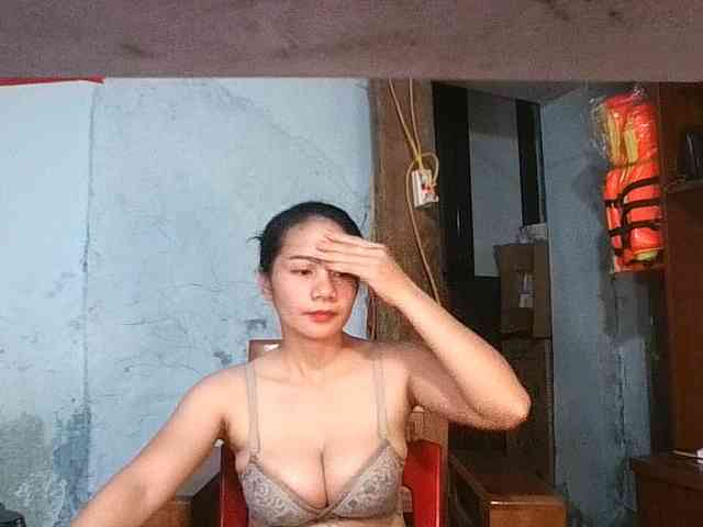 EllaShow93 webcam