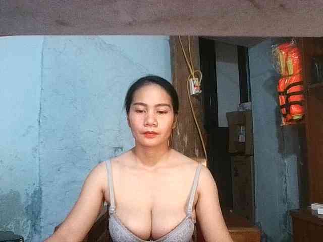 EllaShow93 webcam