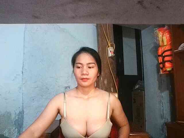 EllaShow93 webcam