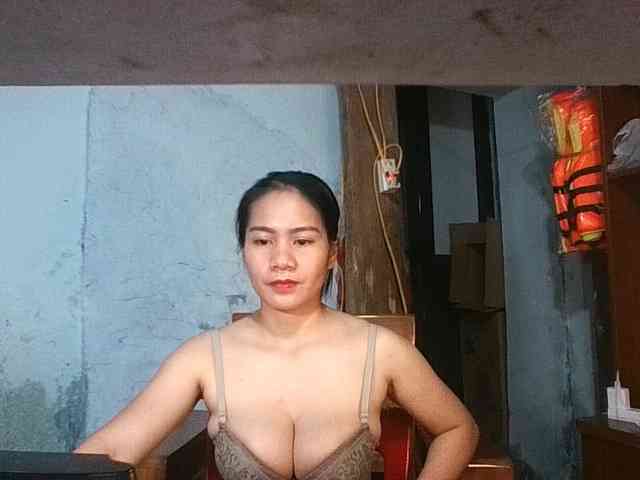 EllaShow93 webcam
