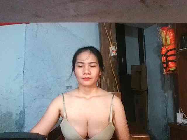 EllaShow93 webcam