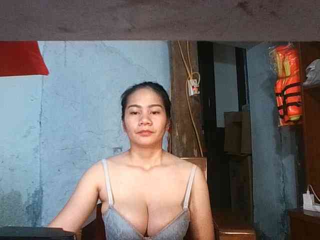 EllaShow93 webcam