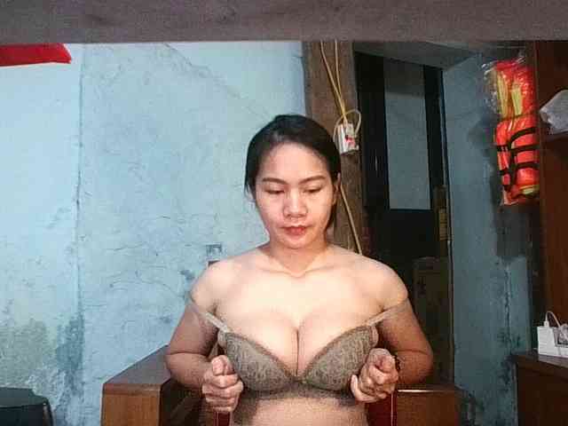 EllaShow93 webcam