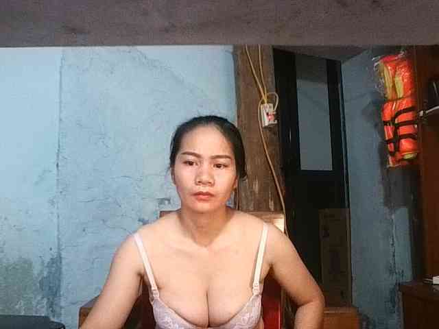EllaShow93 webcam